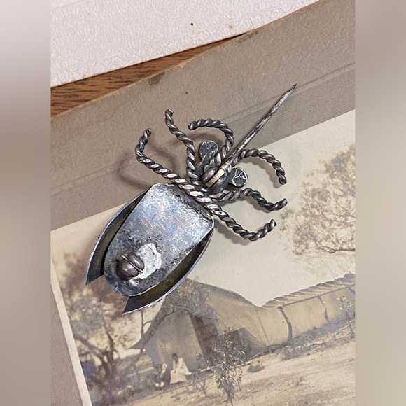 Vintage Sterling Silver Native American Turquoise Flying Beetle Brooch - Picture 5 of 10